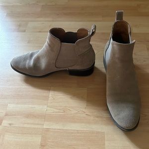 Steve Madden Suede Boots